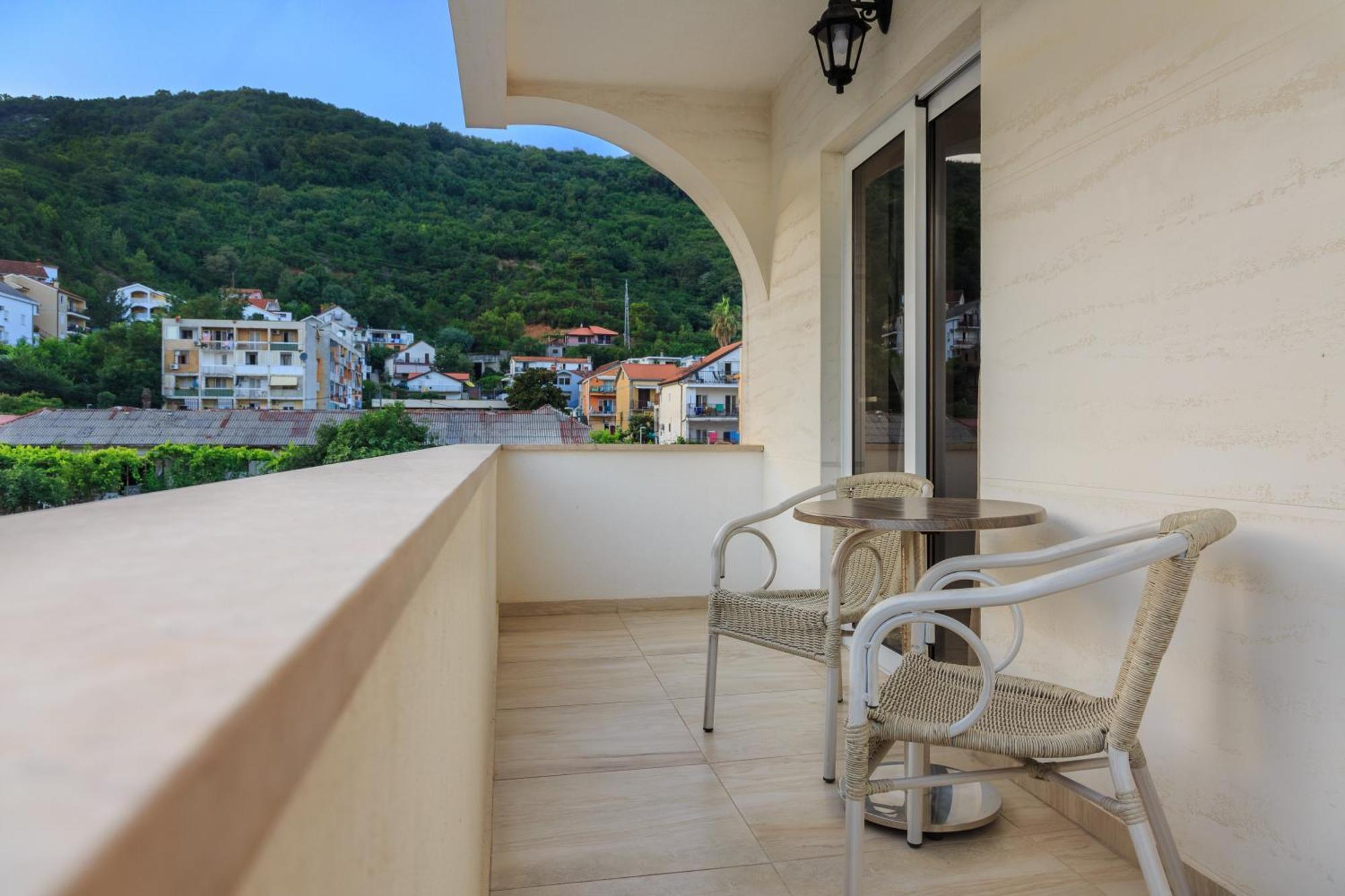 Hotel Maksim Herceg Novi Eksteriør bilde